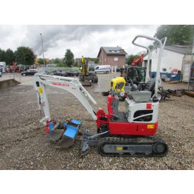 ELADVA! Takeuchi TB210 R minikotró 1/37