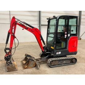 Bobcat E19 minikotró 1/39