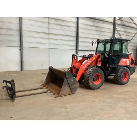 Kubota R070 gumikerekes rakodó 10/16