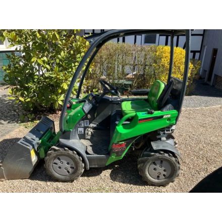 Avant 225 gumikerekes rakodó 10/22