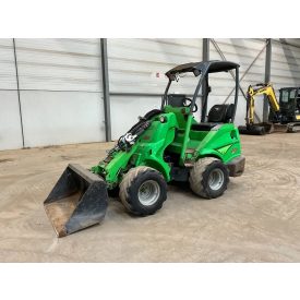 Avant R28 gumikerekes rakodó 10/23