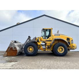 Volvo L220 H gumikerekes rakodó 10/24