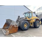 Volvo L220 H gumikerekes rakodó 10/24