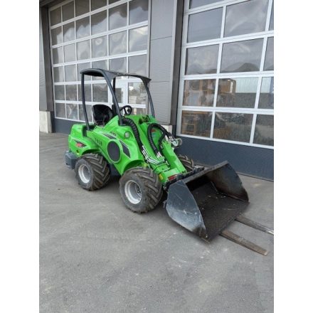 Avant 635 gumikerekes rakodó 10/3