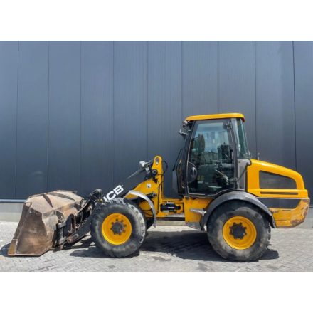 ELADVA! JCB 409 gumikerekes rakodó 10/39