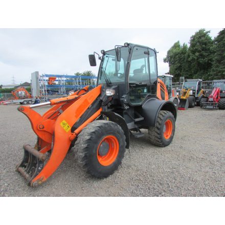 Komatsu WA100 M-7 gumikerekes rakodó 10/40