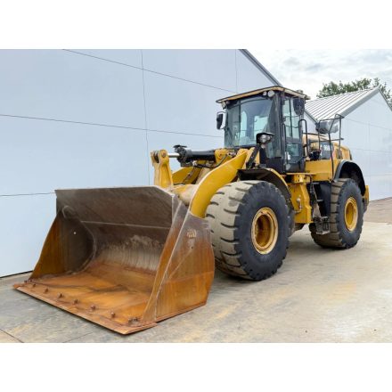Caterpillar 966M gumikerekes rakodó 10/44