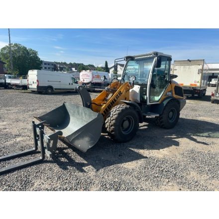 Liebherr L506 Compact gumikerekes rakodó 10/48