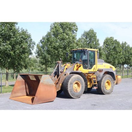 Volvo L120H gumikerekes rakodó 10/51-Kattints ide!
