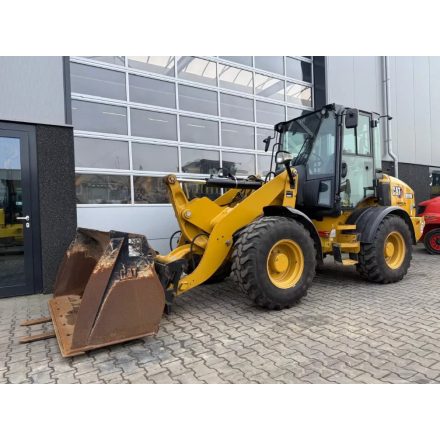 Caterpillar 908M gumikerekes rakodó 10/52