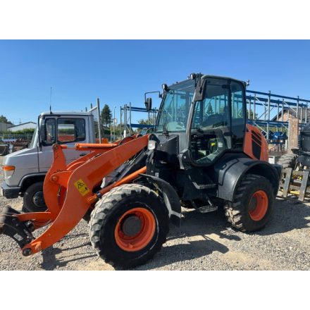Komatsu WA100 M-7 gumikerekes rakodó 10/54
