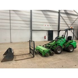 Avant 523 gumikerekes rakodó 10/8