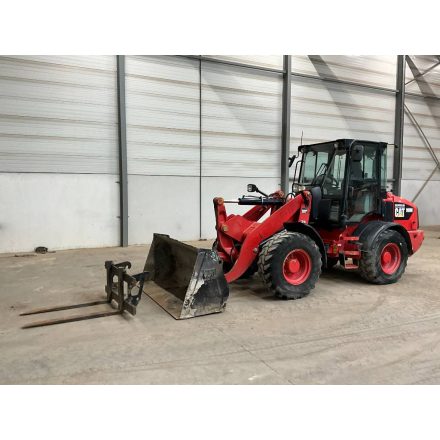 CAT 908M gumikerekes rakodó 10/9
