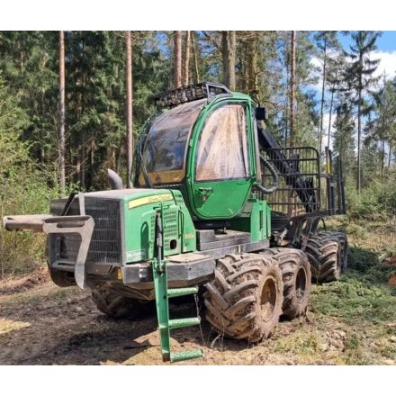 John Deere 810E forwarder 13/1
