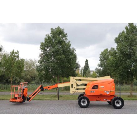 JLG 520 AJ önjáró kosaras emelő 14/4