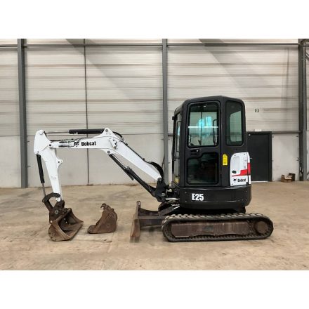 Bobcat E25 kotrógép 2/3