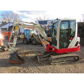 Takeuchi TB225 V3 kotrógép (+Powertilt!) 2/41