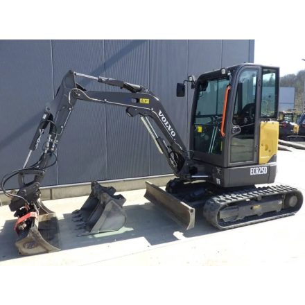 Volvo ECR25 D kotrógép 2/56-Kattints ide!